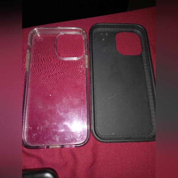 3 iPhone cases and 3 Android phones (FOR PARTS) - Picture 3 of 4